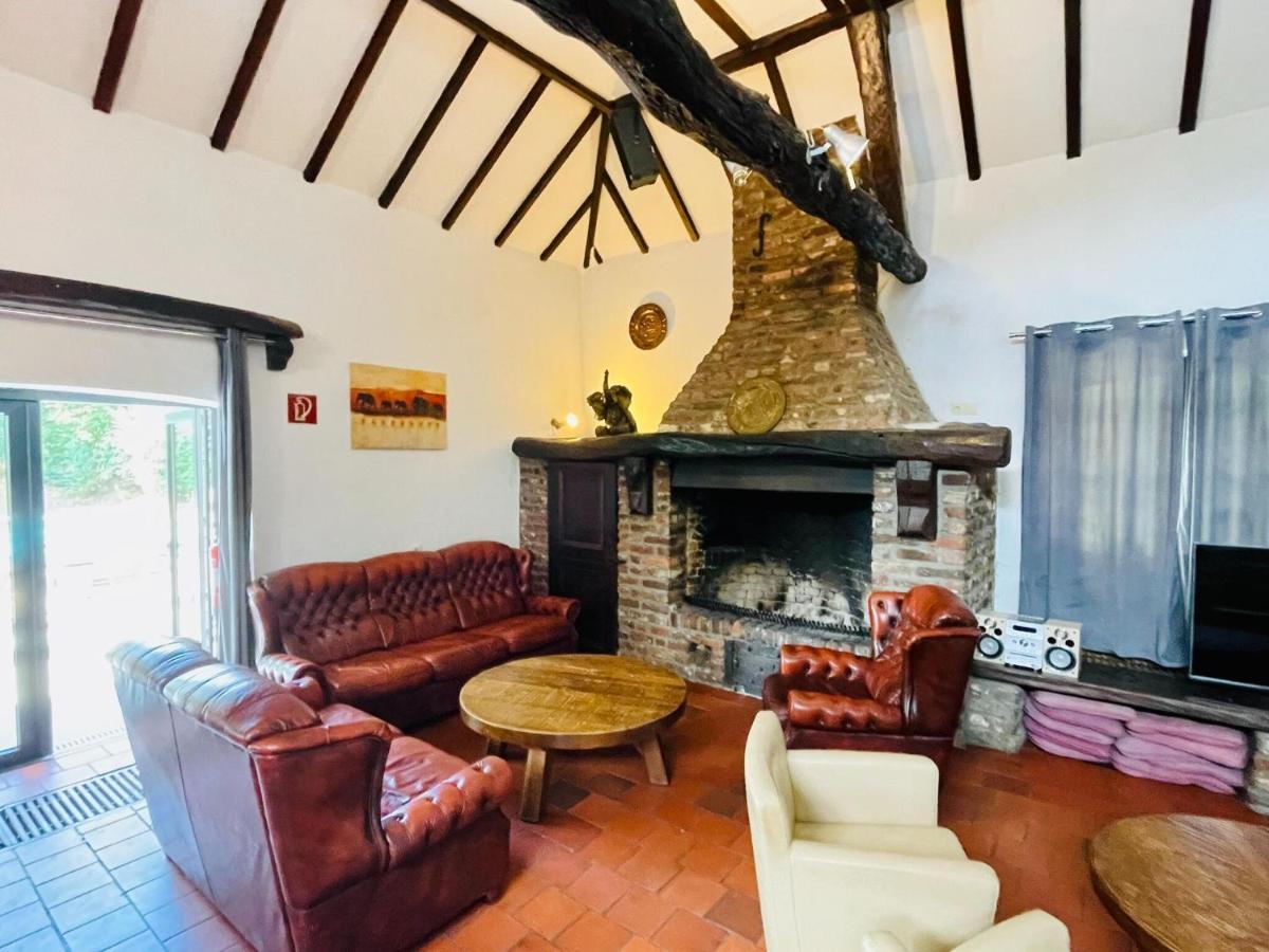 Magnificent Farmhouse In Sint Joost Zewnętrze zdjęcie